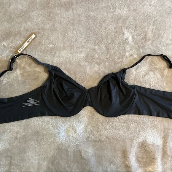 SKIMS Smoothing Unlined Full Coverage Bra Onyx 40B NWT - Picture 2 of 5